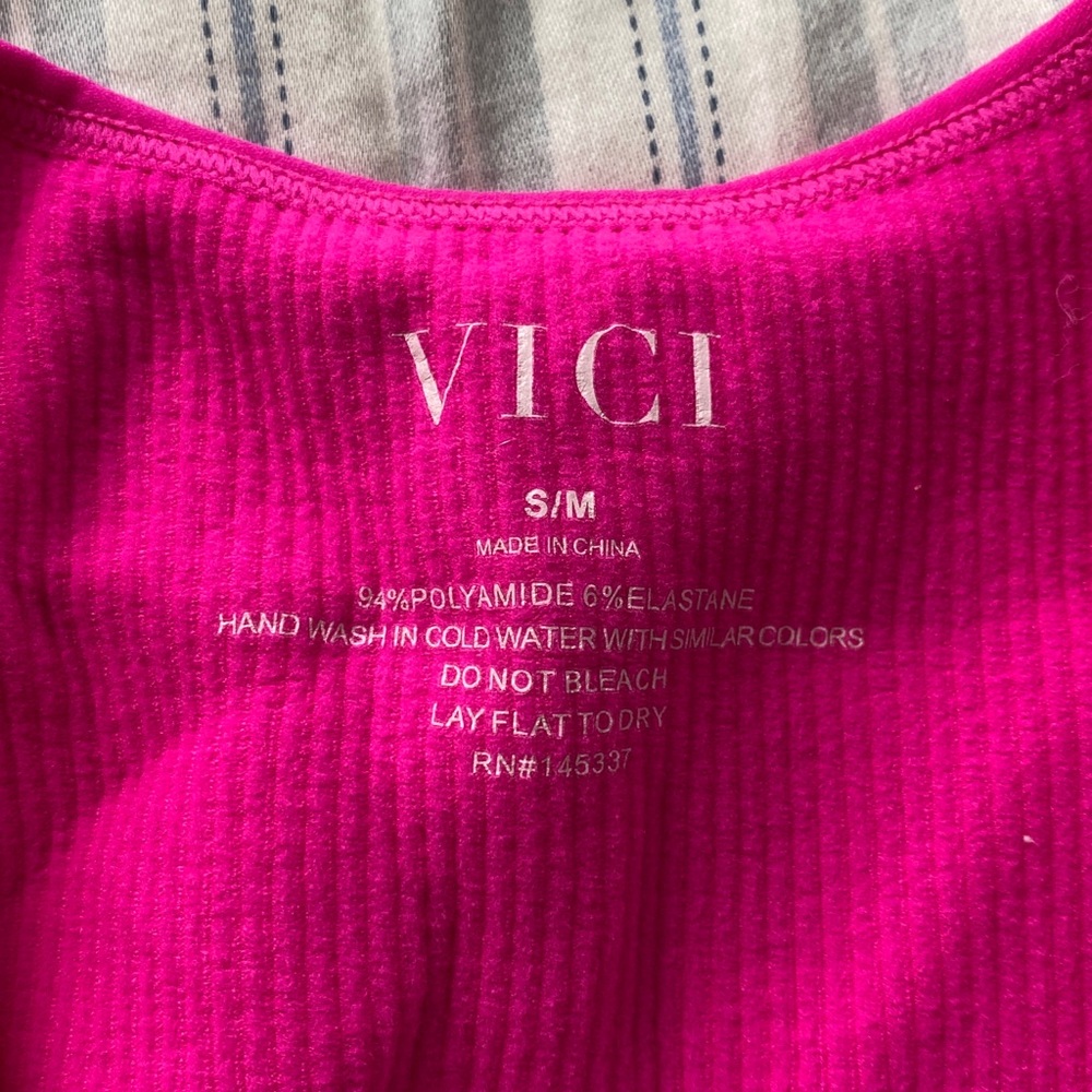 Vici Fuchsia Ribbed V-Neck Top - Picture 2 of 3
